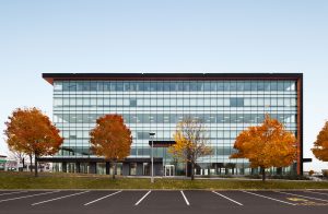 Murs rideaux réalisés par Epsylon pour l'édifice à bureaux Le Centropolis