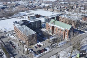 Façade architecturale réalisée par Epsylon pour la La Cité Verte – Bâtiments P & Q